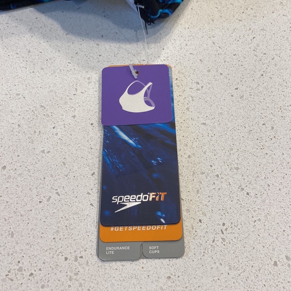 Speedo Swimsuit with bra - Picture 5 of 10